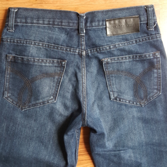 Boys NWOT calvin klein jeans, size 10. Dark wash straight leg - Picture 3 of 3